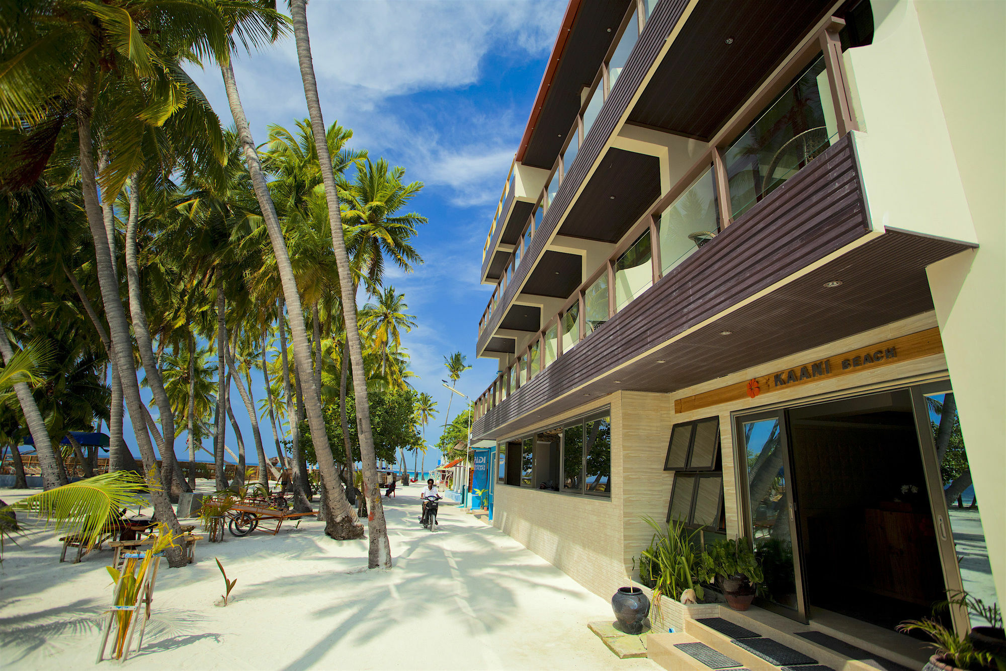 Kaani Beach Hotel Maafushi Exterior foto